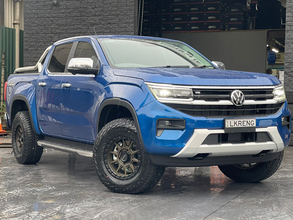 VW Amarok | Black Rock Gunner Dark Bronze Black Ring Wheels
